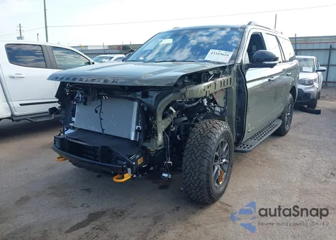 2025 Ford Expedition Tremor z USA, uszkodzony, nr VIN 1FMJU1RG3SEA49421